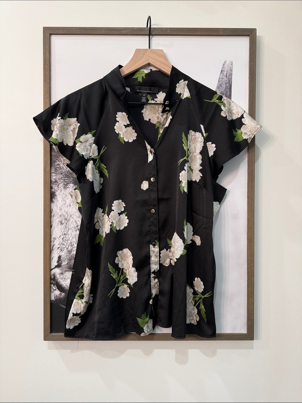 White House Black Market Black Floral Button-Down Short-Sleeve Blouse - Picture 8 of 8